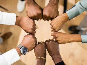 Mains formant un rond