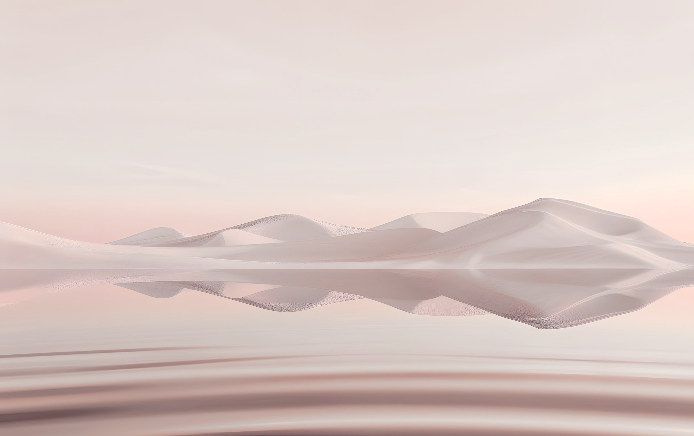 Dunes blanches et roses se reflétant dans une eau calme